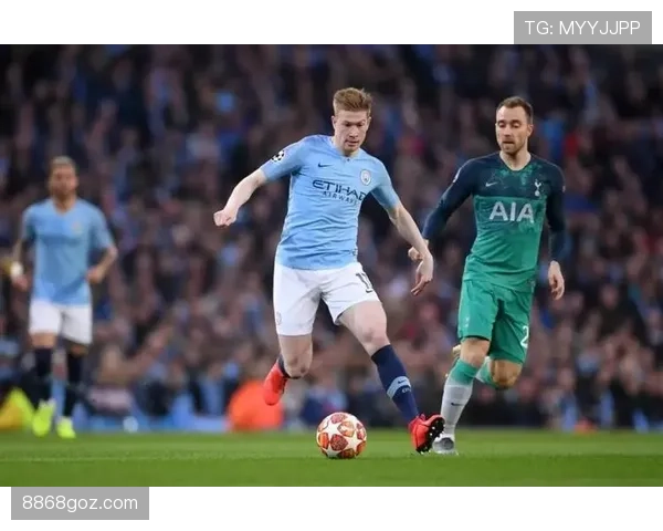 德布劳内战术转型解析：从前腰到全能中场的角色演变与适应机制